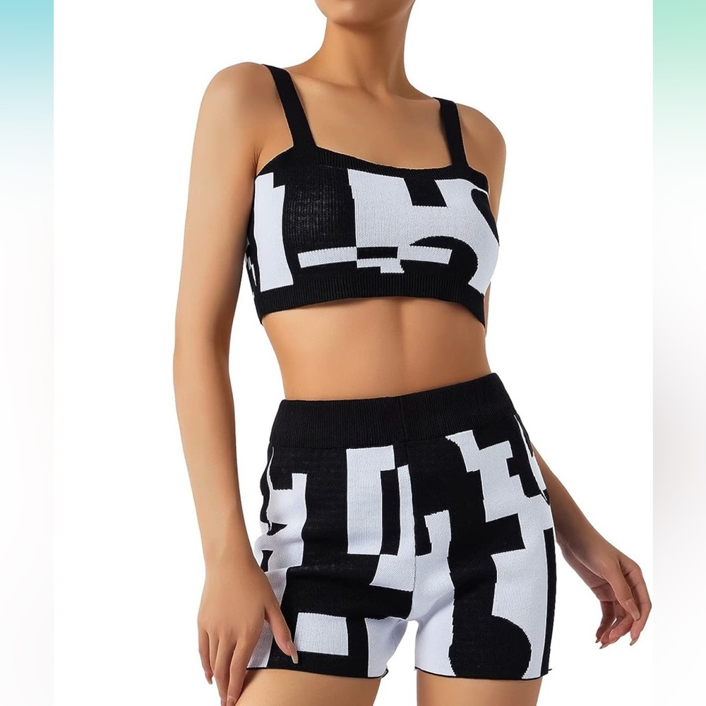 Women’s knitted shorts and top